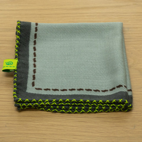 fazzoletto da taschino lussuoso in seta cashmere lana stampato in italia grigio