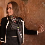 Foulard pura seta Cm 90x90 Stampa Barocchi colore Nero Cod 351