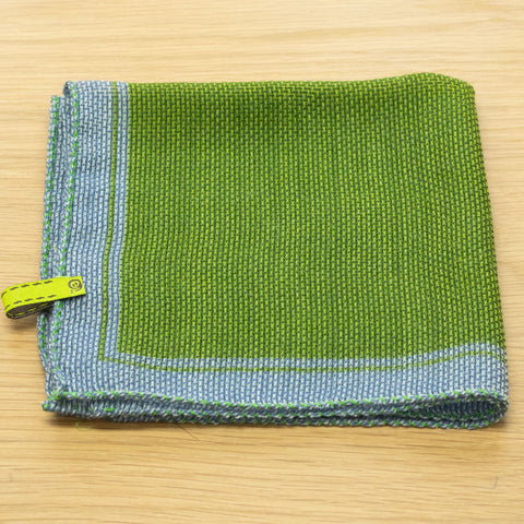 pochette in lana stampata verde tessuto garza made inItaly
