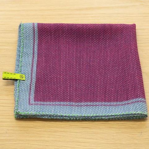 fazzoletto da taschino in garza di lana stampata rosa ribes fuxia
