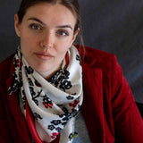 Foulard cm 90x90 Pura Seta disegno floreale nero bianco  Cod 543