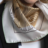 Foulard in Pura Seta cm 70x70 disegno bio fiore color oro Cod 562