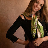 Foulard in pura Seta stampa fiore Lilium colore verde Cod 854