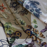 Foulard in pura Seta stampa fiore con centro unito, colore beige Cod 858
