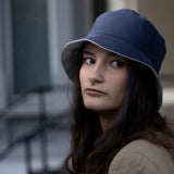 Cappellino Bucket Donna doppia faccia: impermeabile e Cashmere colore blu navy Cod 866-867