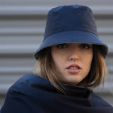 Cappellino Bucket Donna doppia faccia: impermeabile e Cashmere colore blu navy Cod 866-867
