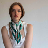 Foulard con Macroflore e Fondo Geometrico Anni '70 - 928