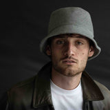Cappellino Bucket Uomo doppia faccia: impermeabile e Cashmere colore blu navy  Cod 864-865
