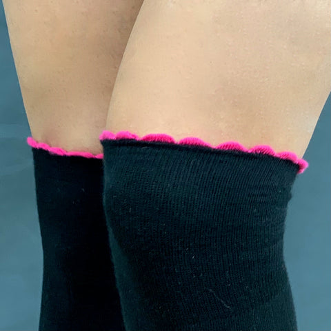 OVER THE KNEE LADIES COTTON SOCKS, BLACK WITH RED FUSCHIA BAND.COD 392