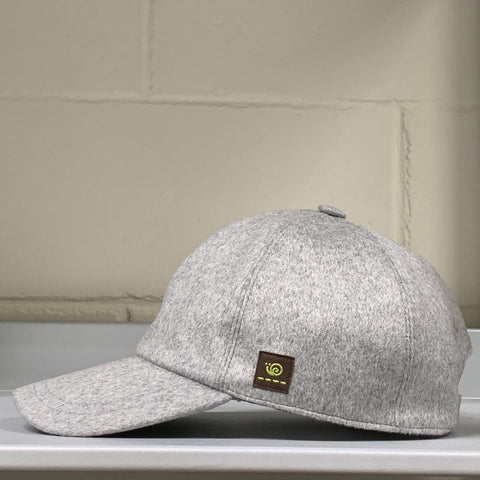 Cappellino baseball in puro Cashmere grigio chiaro Cod 040