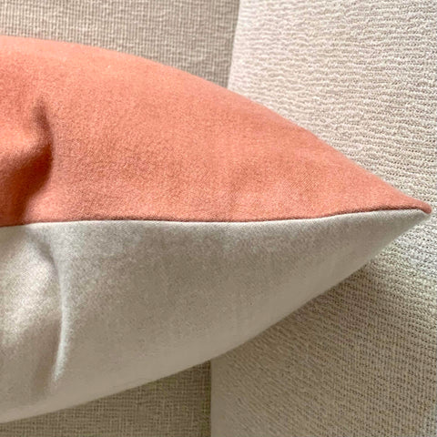 Cuscino Lana Seta bicolore Rosa ed Ecru, interno in piumino d’oca. Cod 608